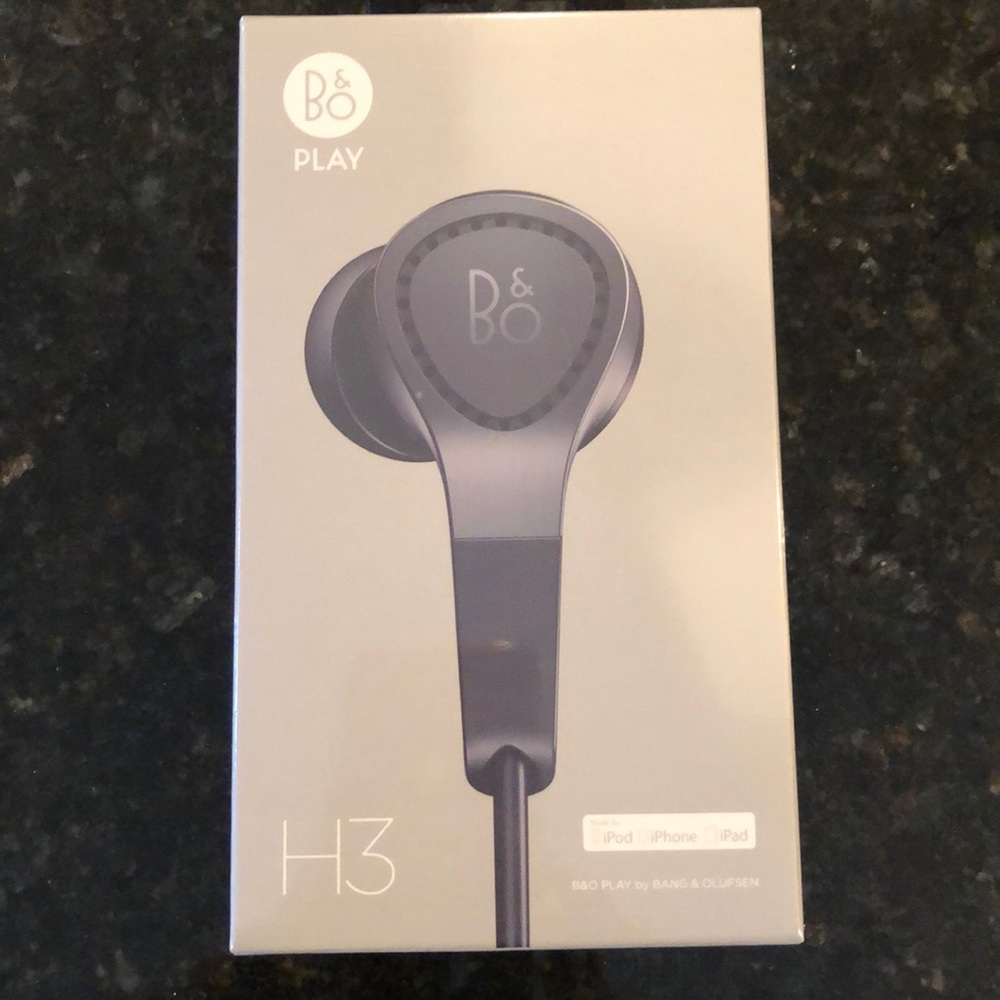 B&O Play H3 earbuds